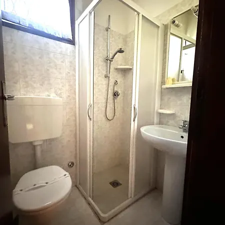 Dinky 238 Apartment *